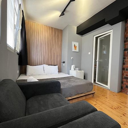 Mickitos Urban Hostel Скопье Экстерьер фото