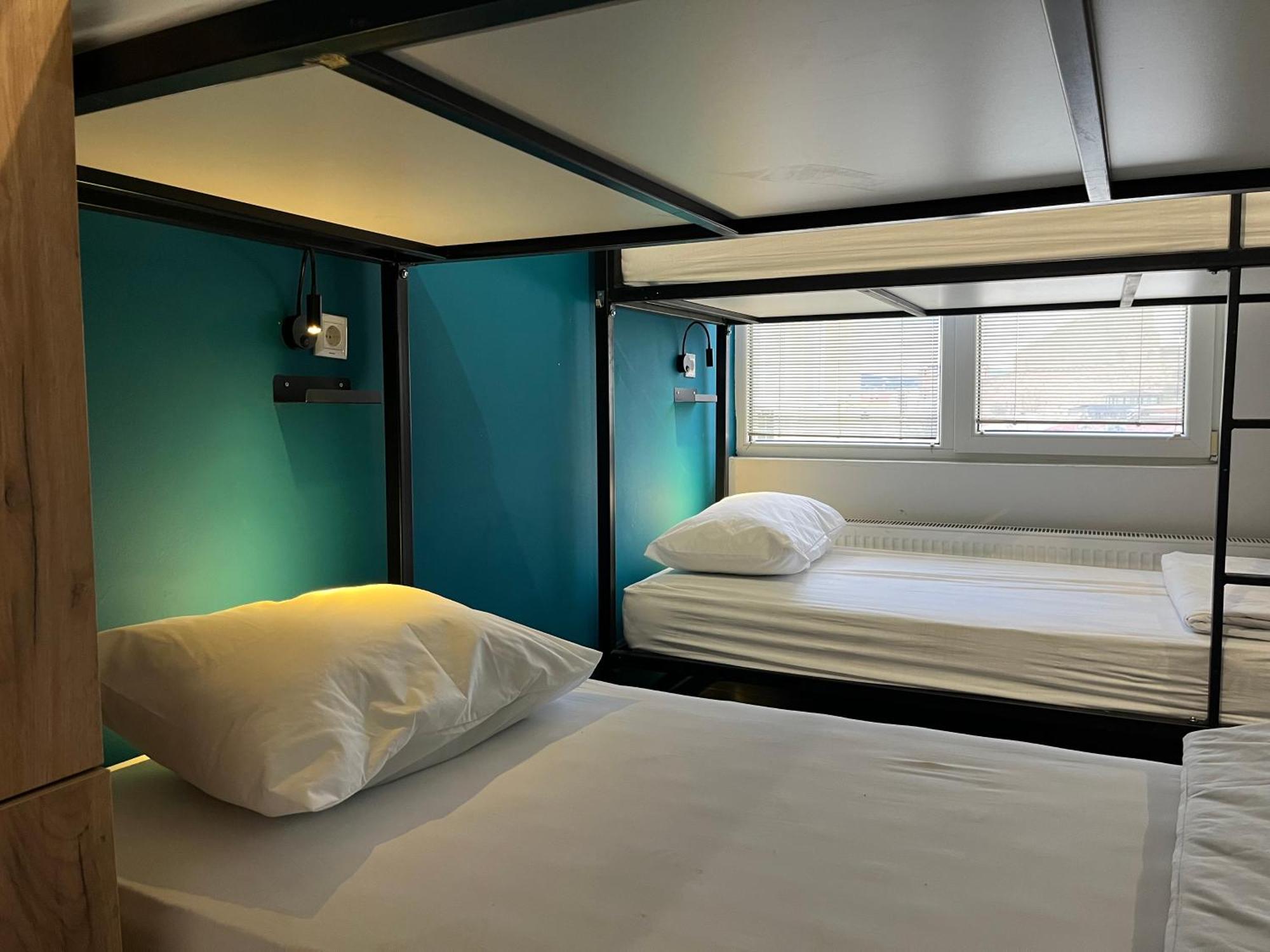 Mickitos Urban Hostel Скопье Экстерьер фото