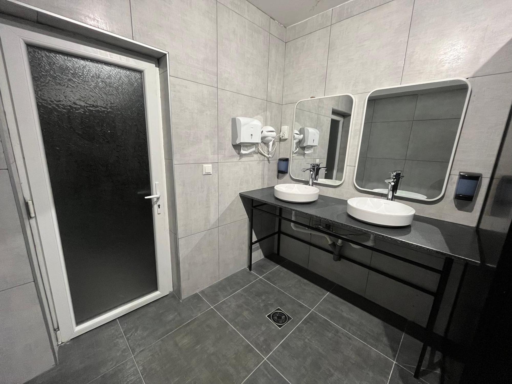 Mickitos Urban Hostel Скопье Экстерьер фото
