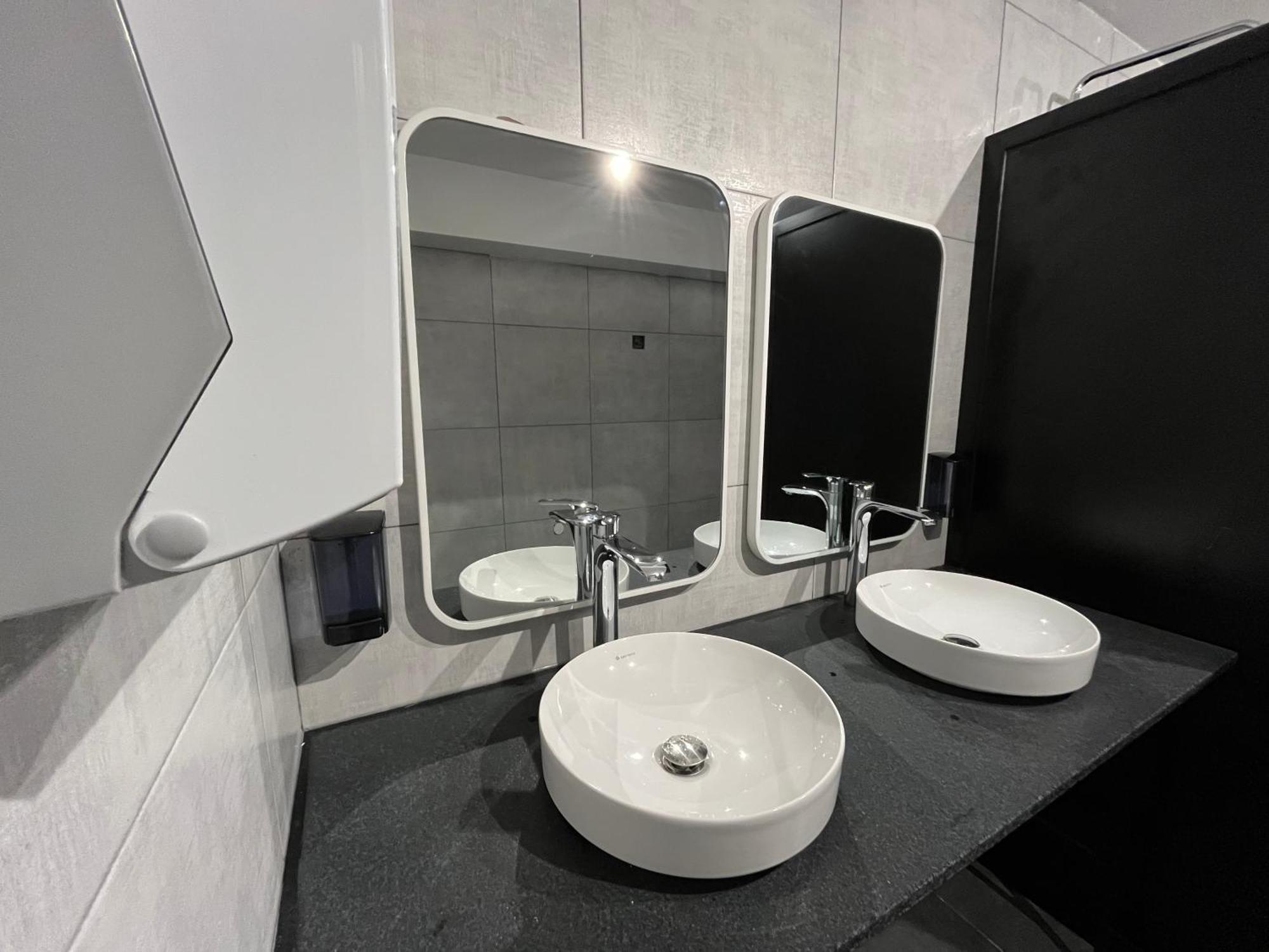 Mickitos Urban Hostel Скопье Экстерьер фото