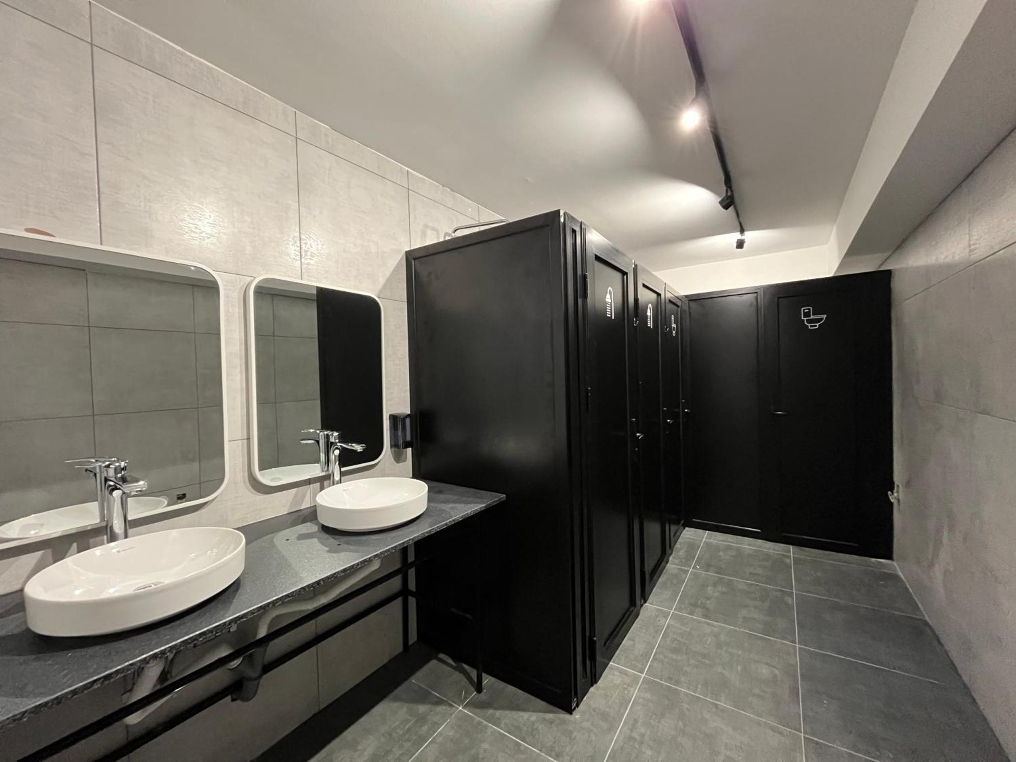 Mickitos Urban Hostel Скопье Экстерьер фото