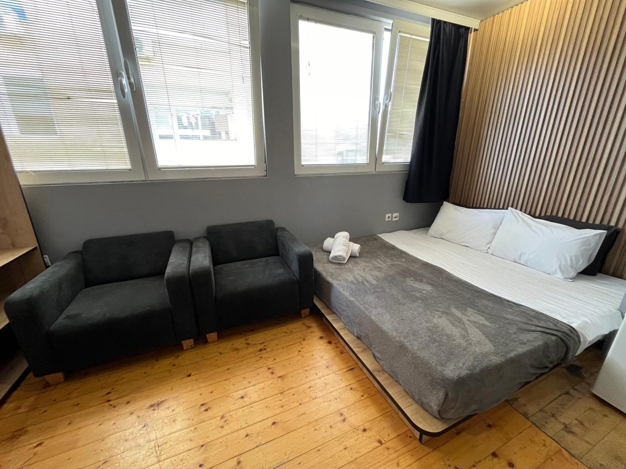 Mickitos Urban Hostel Скопье Номер фото