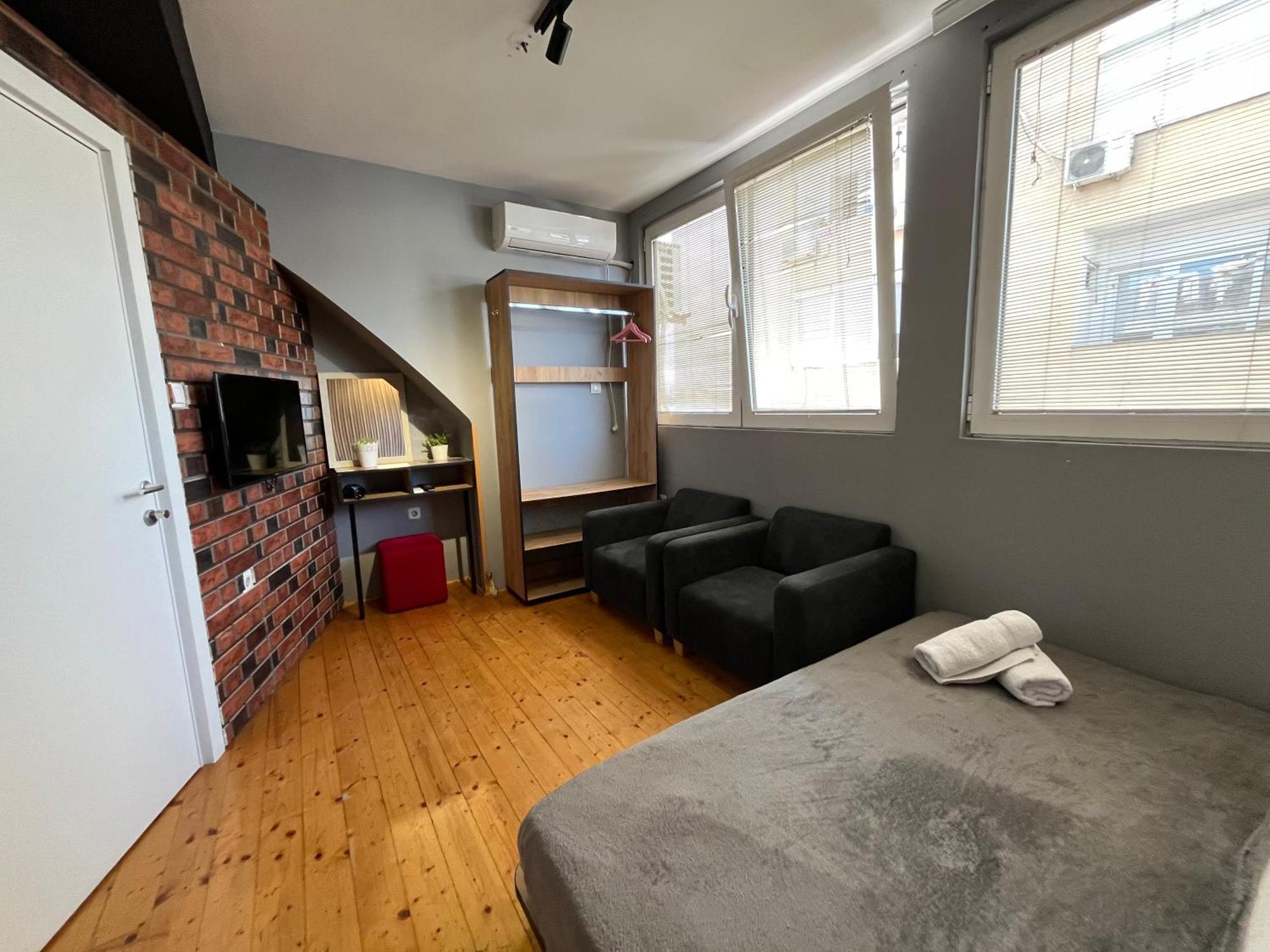 Mickitos Urban Hostel Скопье Номер фото