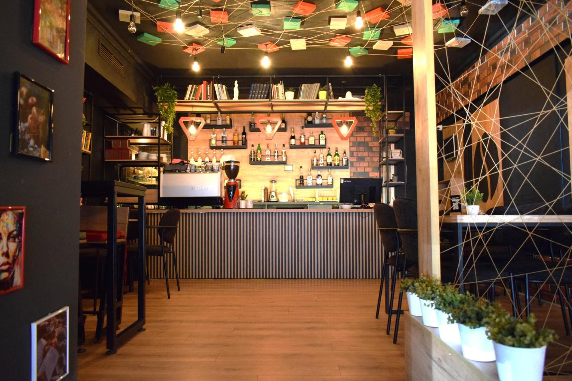 Mickitos Urban Hostel Скопье Экстерьер фото
