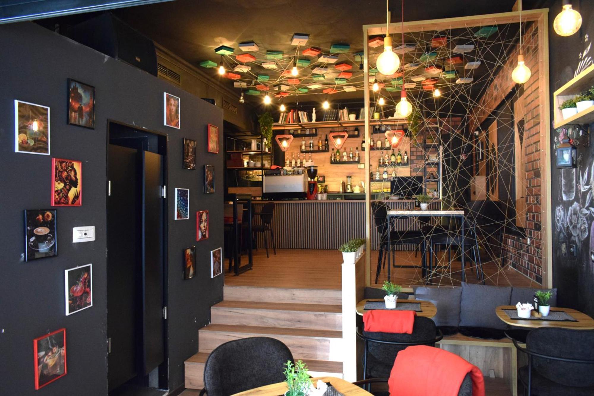 Mickitos Urban Hostel Скопье Экстерьер фото