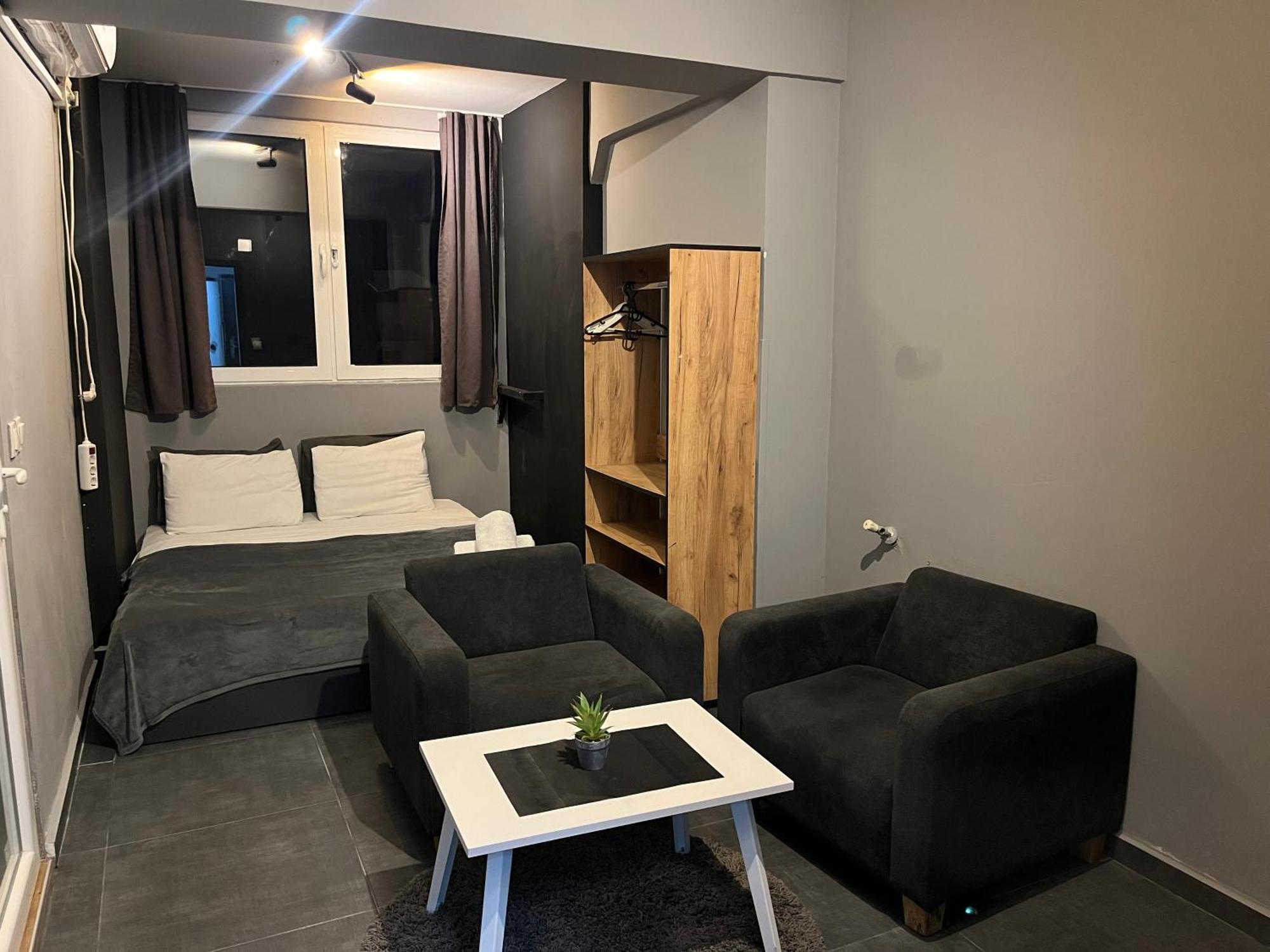 Mickitos Urban Hostel Скопье Номер фото